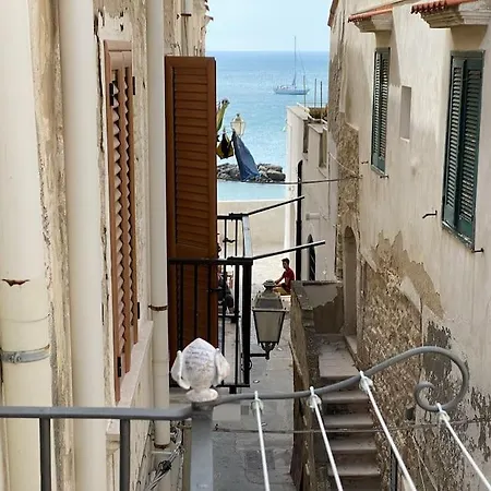 Apartment Cozy Sea View Studio With Private Rooftop, Balcony, Bbq In The Old Town Vieste