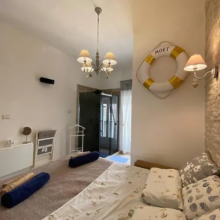 Apartment Cozy Sea View Studio With Private Rooftop, Balcony, Bbq In The Old Town