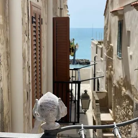 Cozy Sea View Studio With Private Rooftop, Balcony, Bbq In The Old Town * Vieste